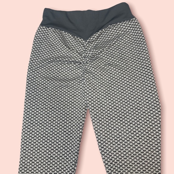 🤍WORKOUT LEGGINGS - GREY✨ - Picture 4 of 4